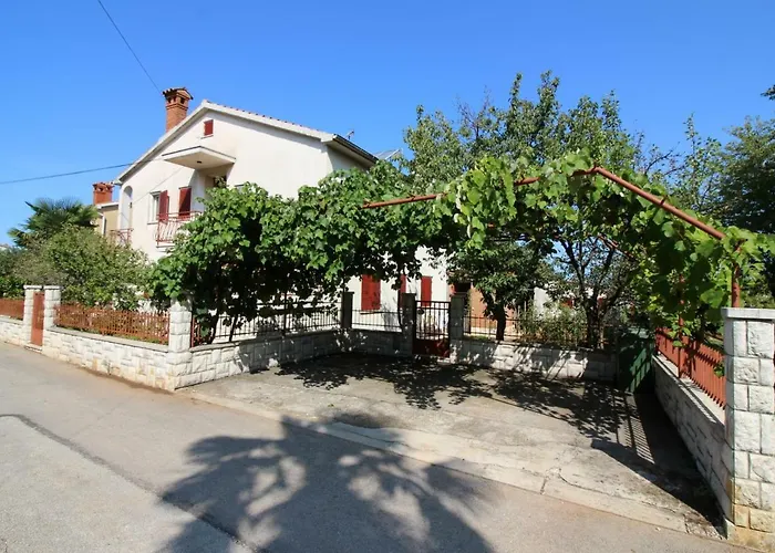 Franjo Near Center Porec